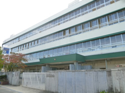 茨木市東雲中学校