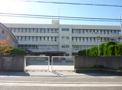 茨木市西陵中学校